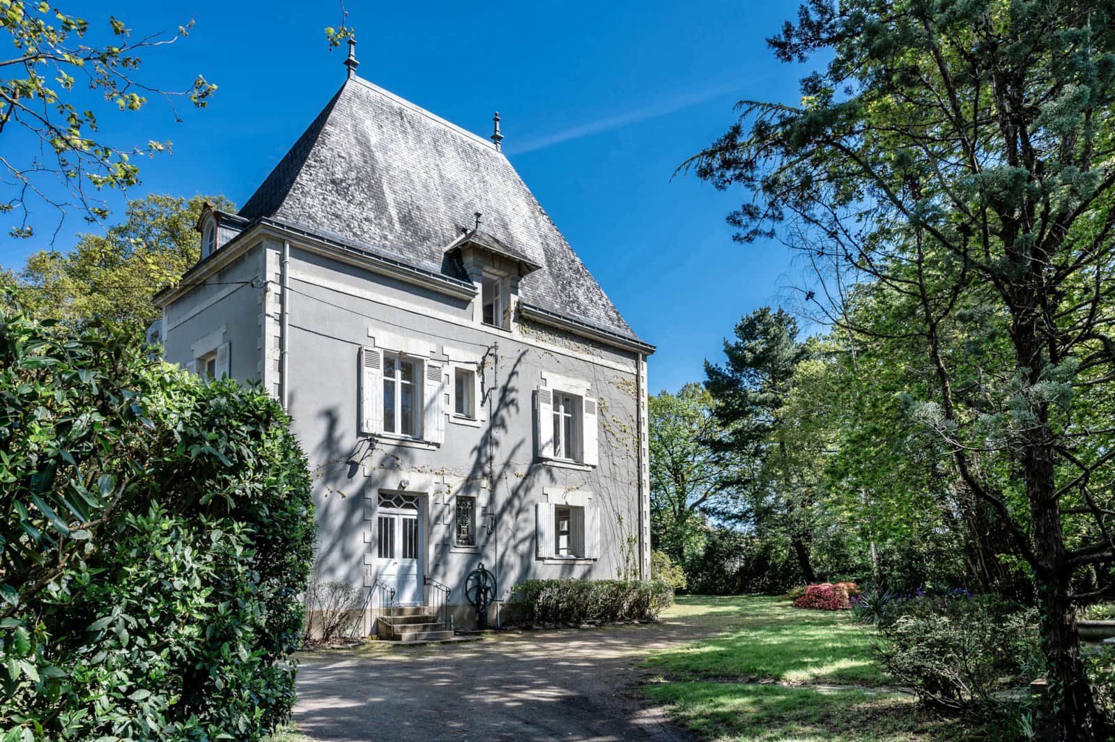 Le Manoir de La Plume et son parc arboré à Saint-Sébastien-sur-Loire
